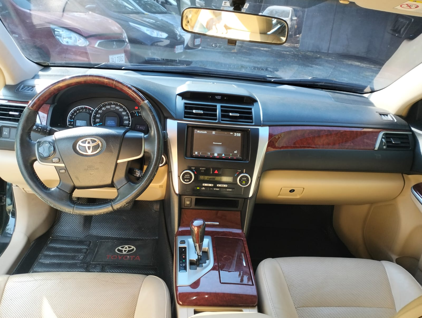 2014 Toyota Camry photo 7