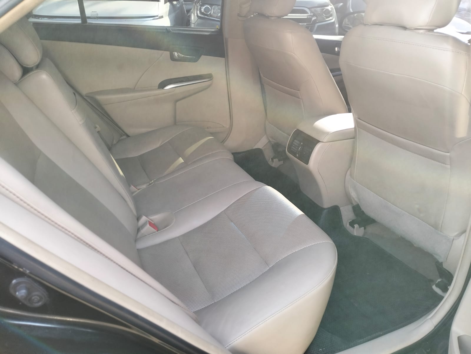 2014 Toyota Camry photo 17