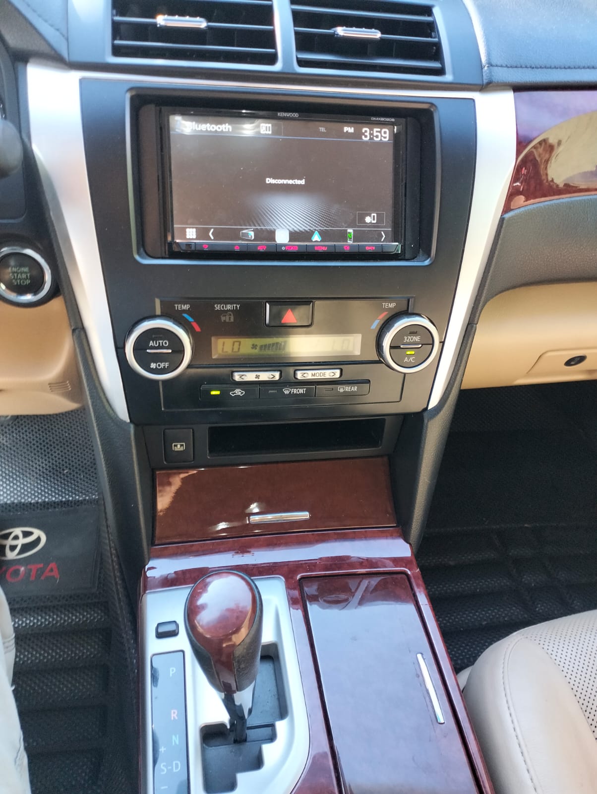 2014 Toyota Camry photo 21