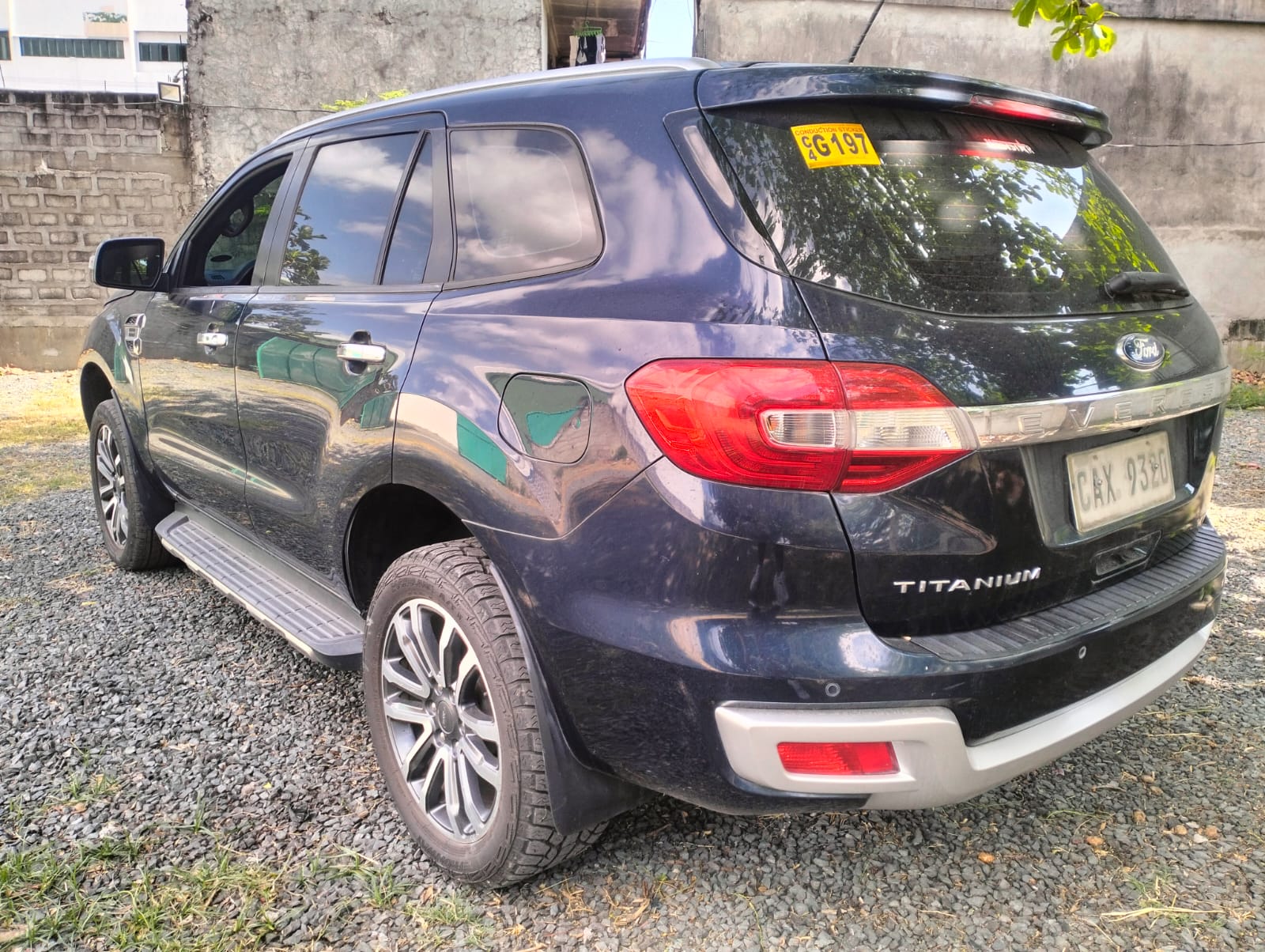 2022 Ford Everest photo 3