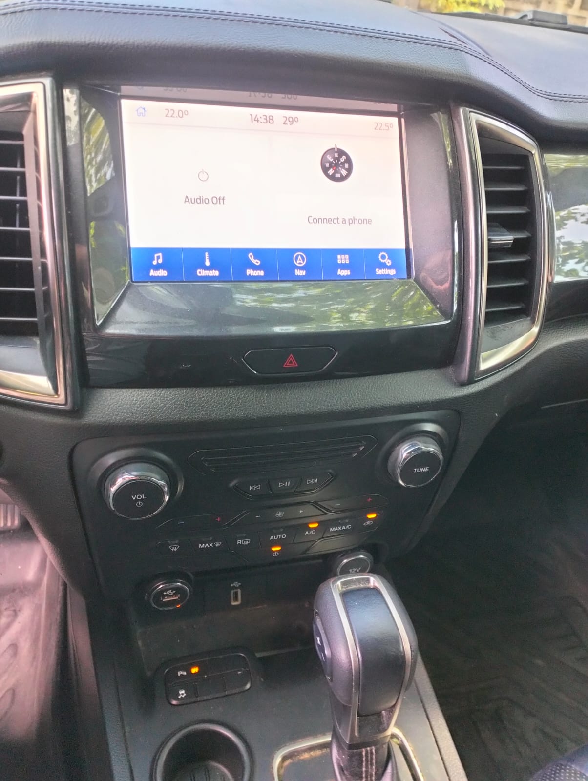 2022 Ford Everest photo 9