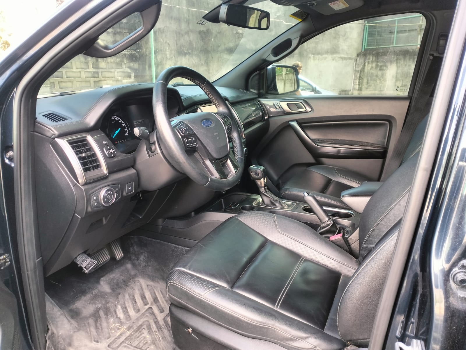 2022 Ford Everest photo 15
