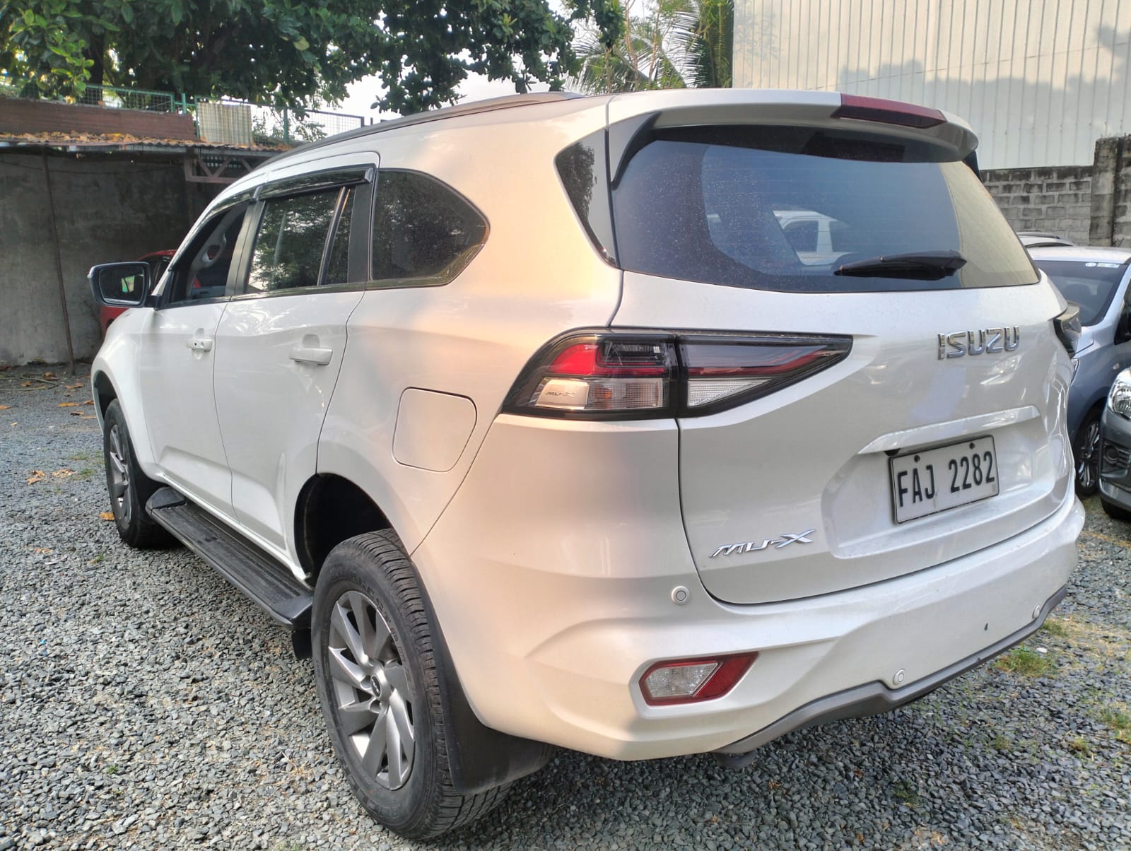 2022 Isuzu MUX photo 7