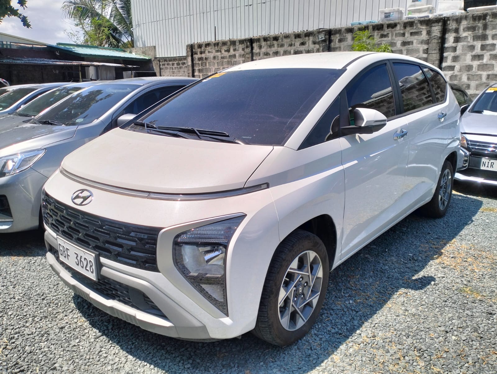 2025 Hyundai Stargazer photo 3