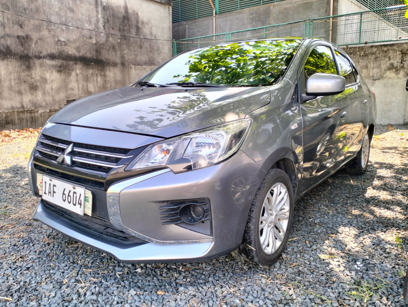 2024 Mitsubishi Mirage photo 2