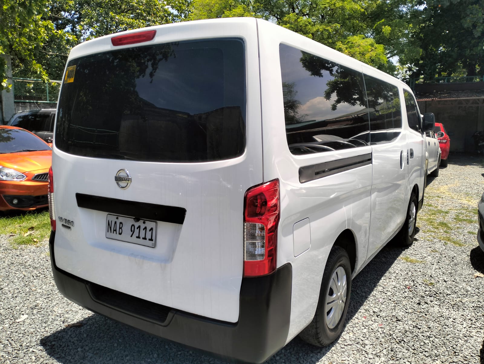 2016 Nissan Urvan photo 6