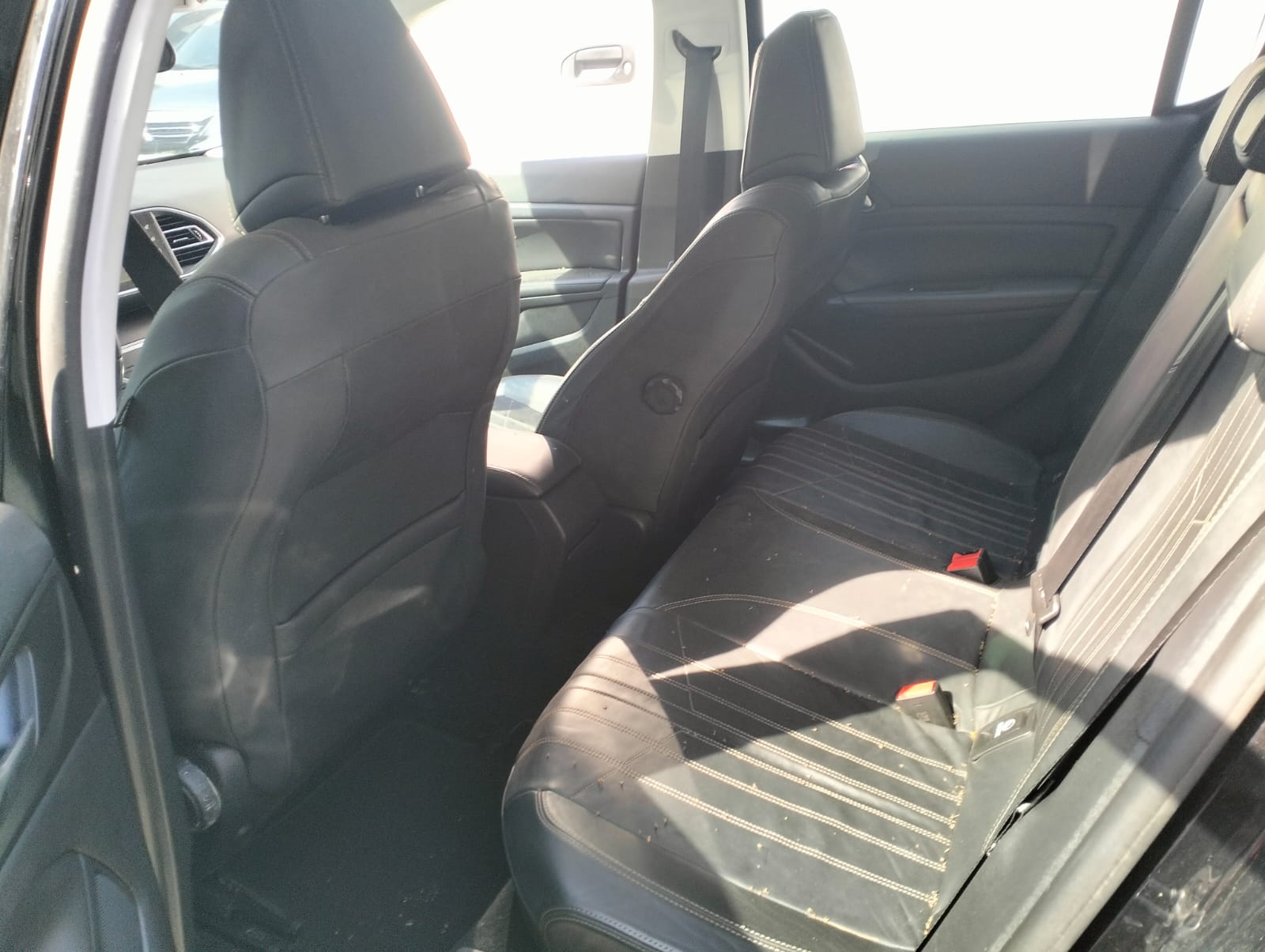 2016 Peugeot 308 photo 8