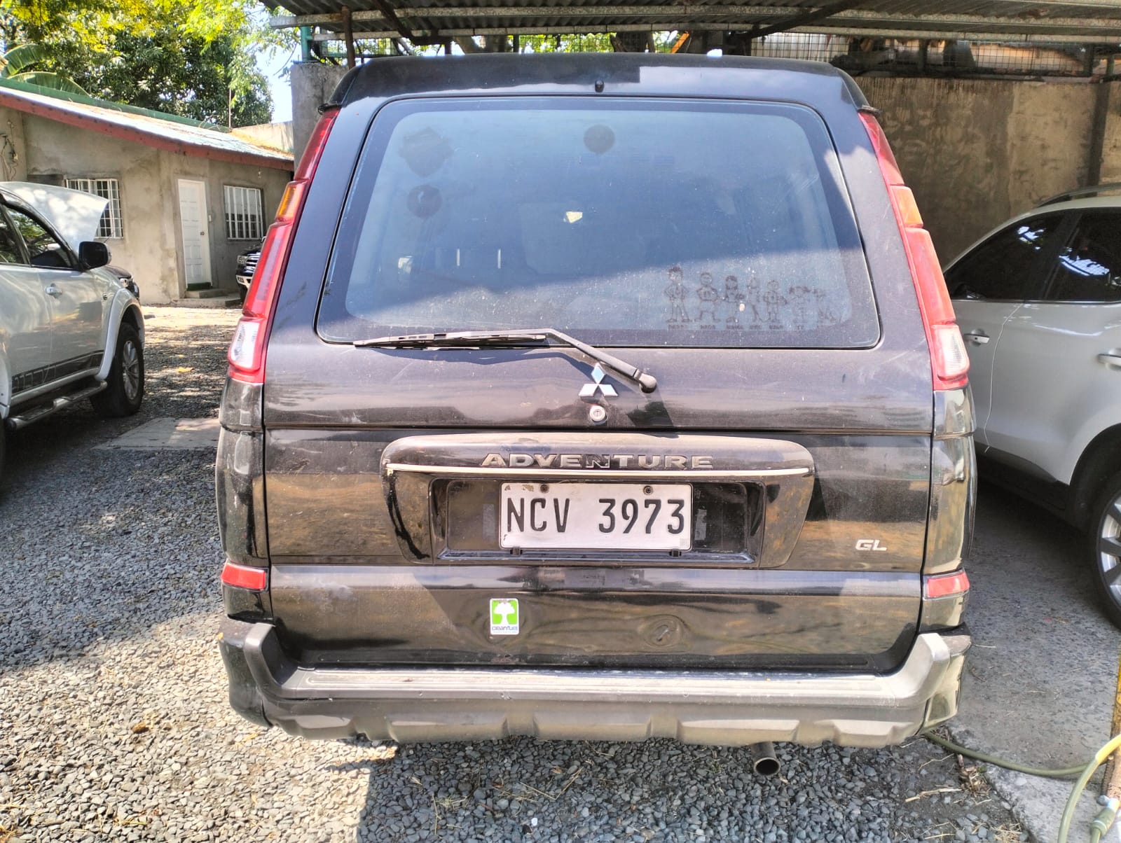 2017 Mitsubishi Adventure photo 4