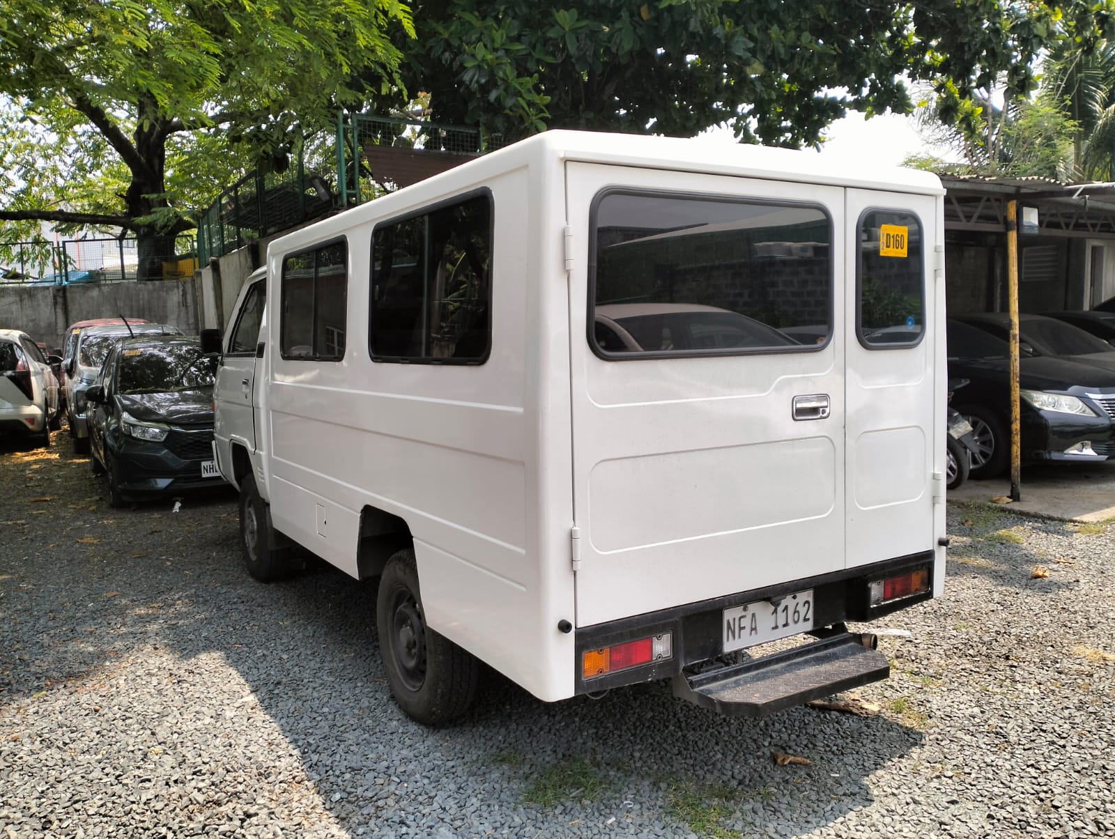 2023 Mitsubishi L300 photo 6