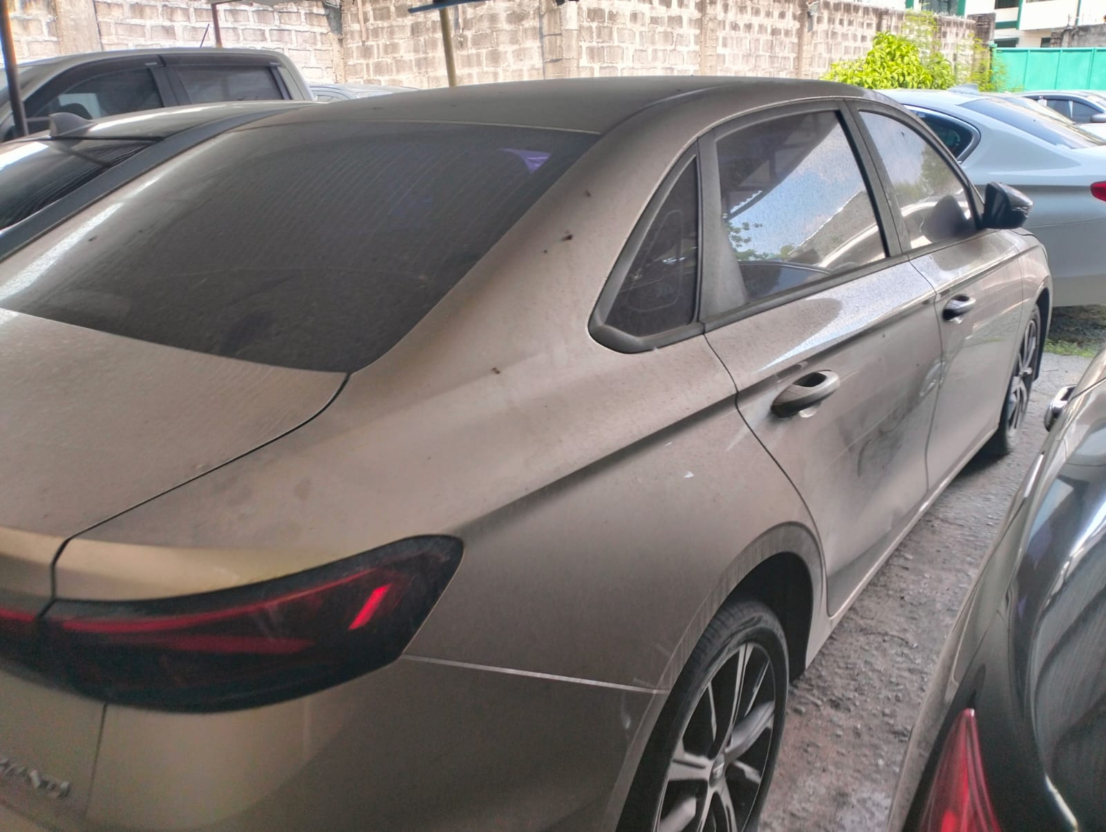 2021 Geely Emgrand photo 6