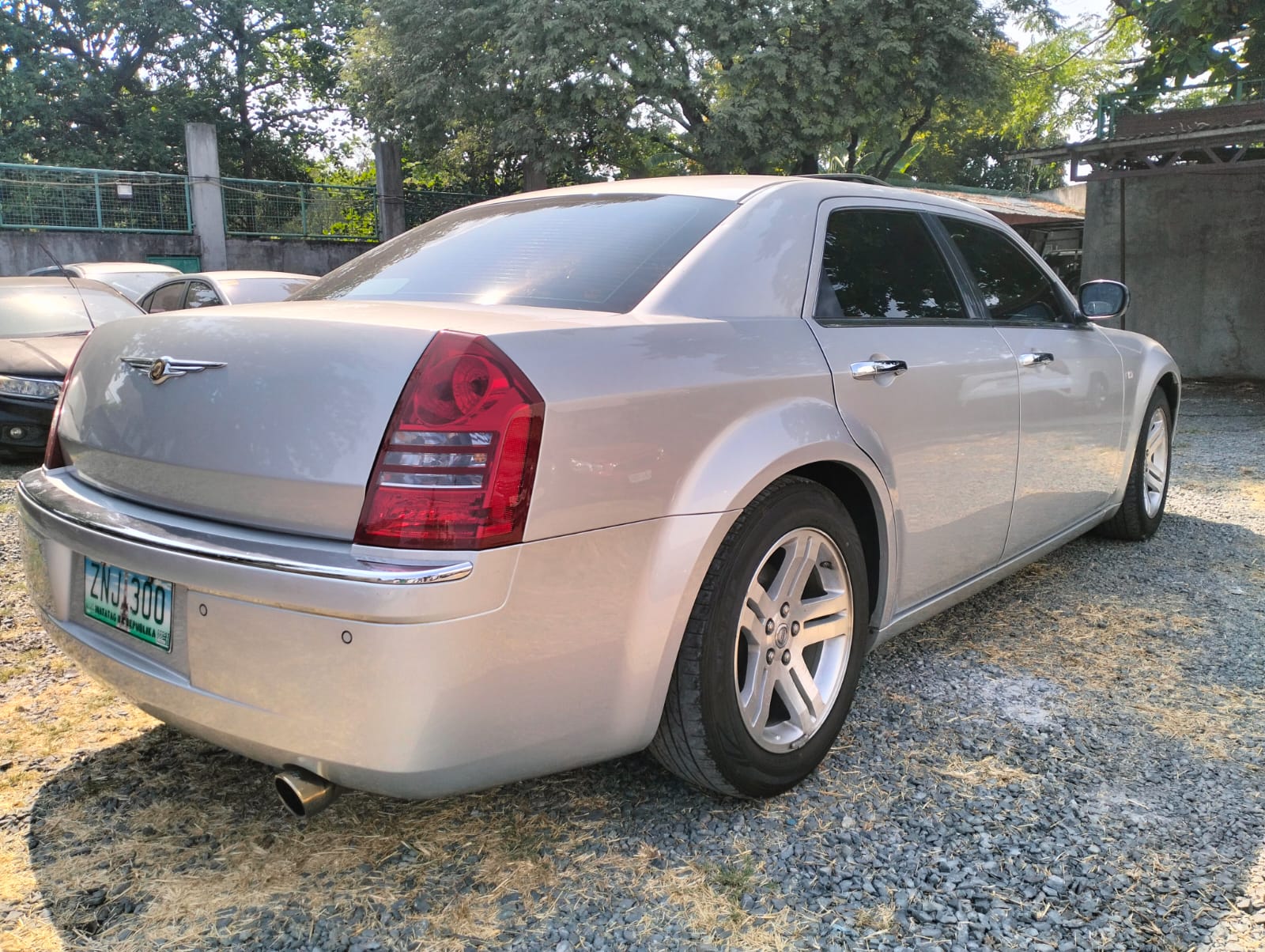 2008 Chrysler 300C photo 2