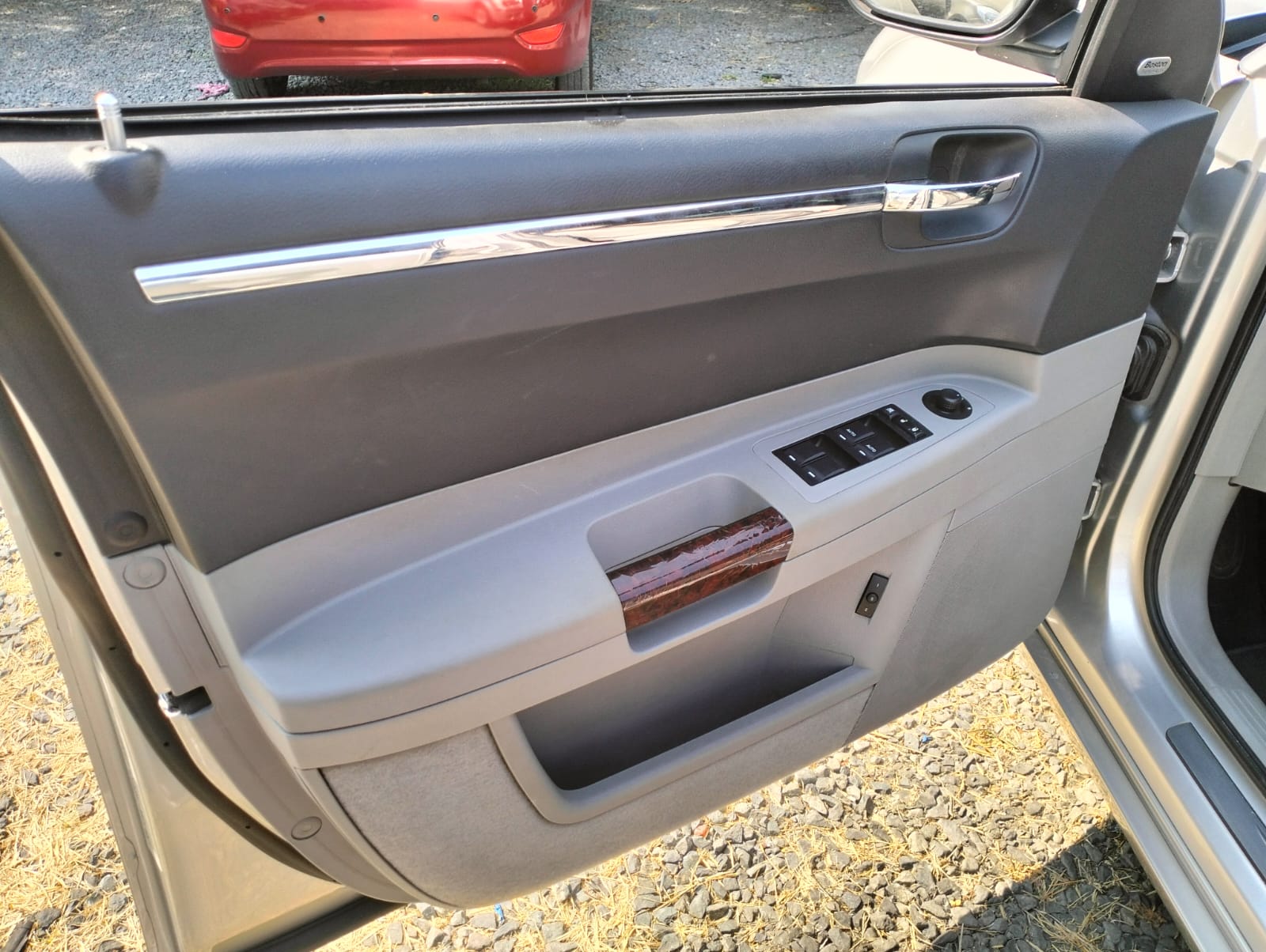 2008 Chrysler 300C photo 20